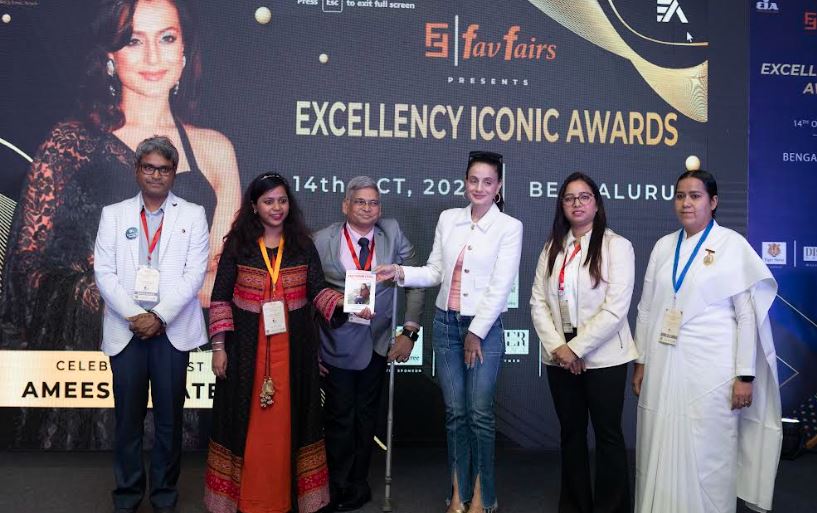Favfairs Presents Excellency Iconic Award 