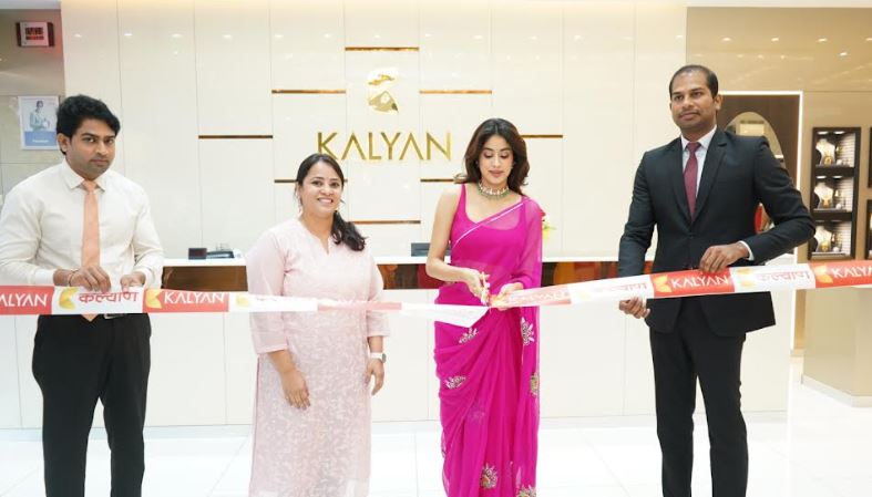 Janhvi Kapoor unveils Kalyan Jewellers