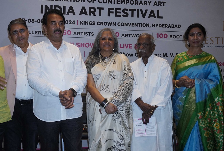Minister Jupally Krishna Rao seen inaugurating the India Art Festival_ Also seen is Parvathi Reddy_ Laxma Goud_ Rajendra Patil_ Anju Poddar and others--2